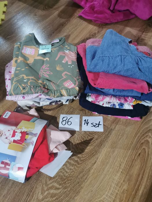 Zestaw 14 sukienek r 86