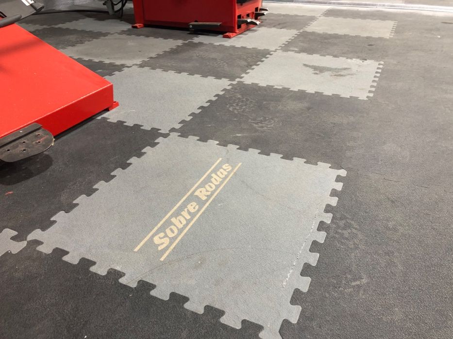 Pavimentos em PVC para oficinas Auto, Motos e Pneus
