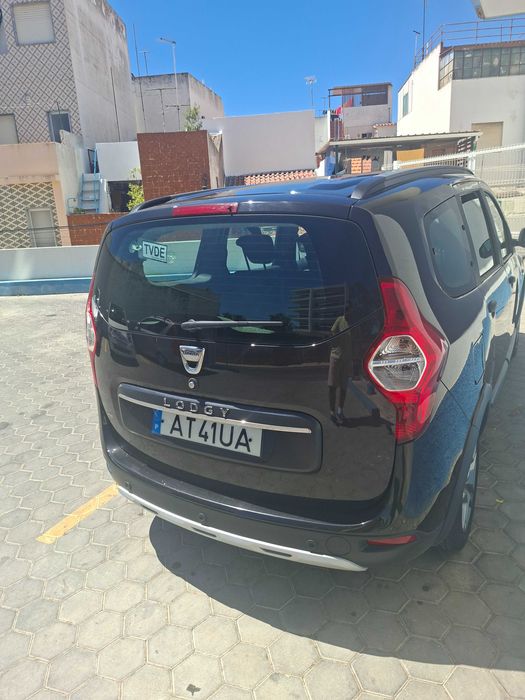 Vendo Carro Dacia lodgy 2021 7 lugares + empresa TVDE de 2 anos