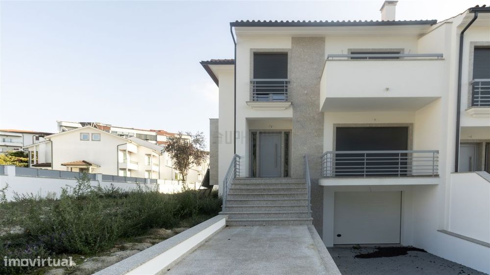 Moradia T3 Nova - Santiago, Viseu