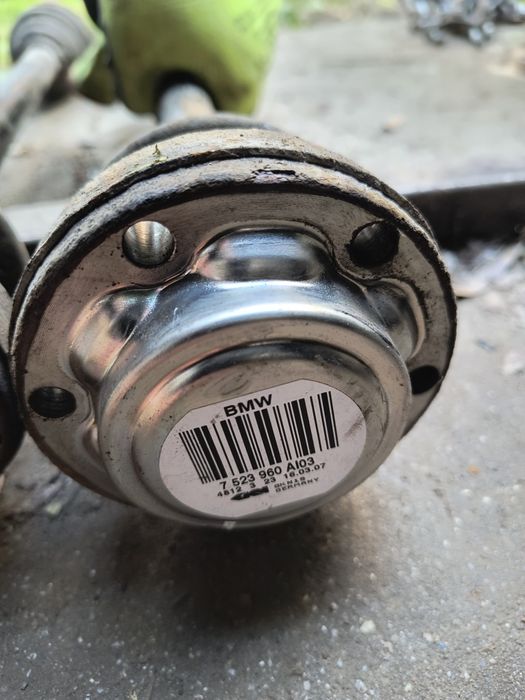 Półoś napędowa BMW seria 1 E81 E82 E87 E88 polos tylna BMW seria 3 E90 E91 E92 E93 mała głowa prawa