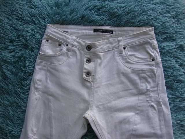 Spodnie jeansowe białe z dziurami damskie rozm 38 M jeans