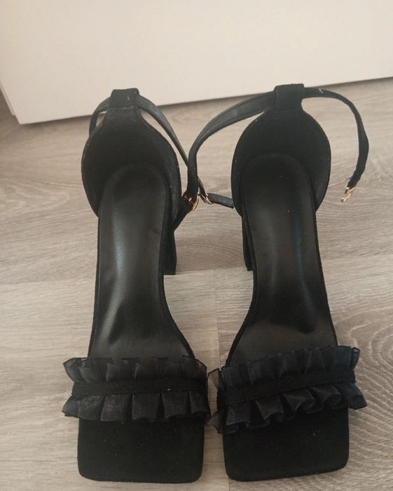 Damskie buty na obcasie