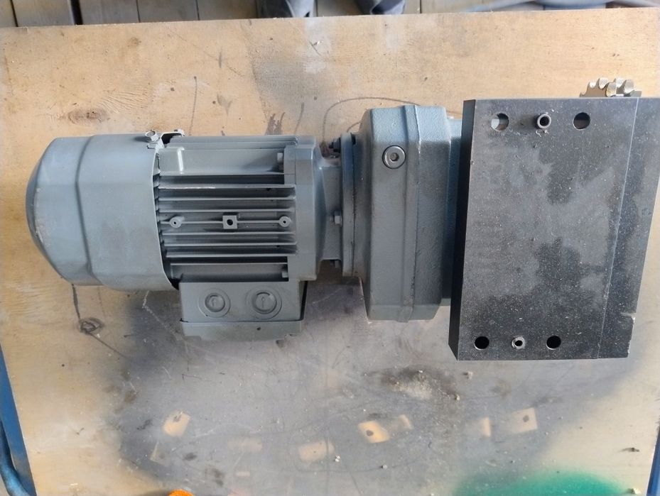 Sew reduktor RF37 DR63L4/BR Motoreduktor silnik przekladnia sev