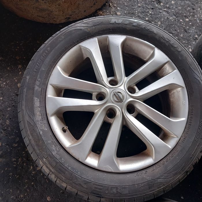 Jantes 17 Nissan Juke dois pneus bons