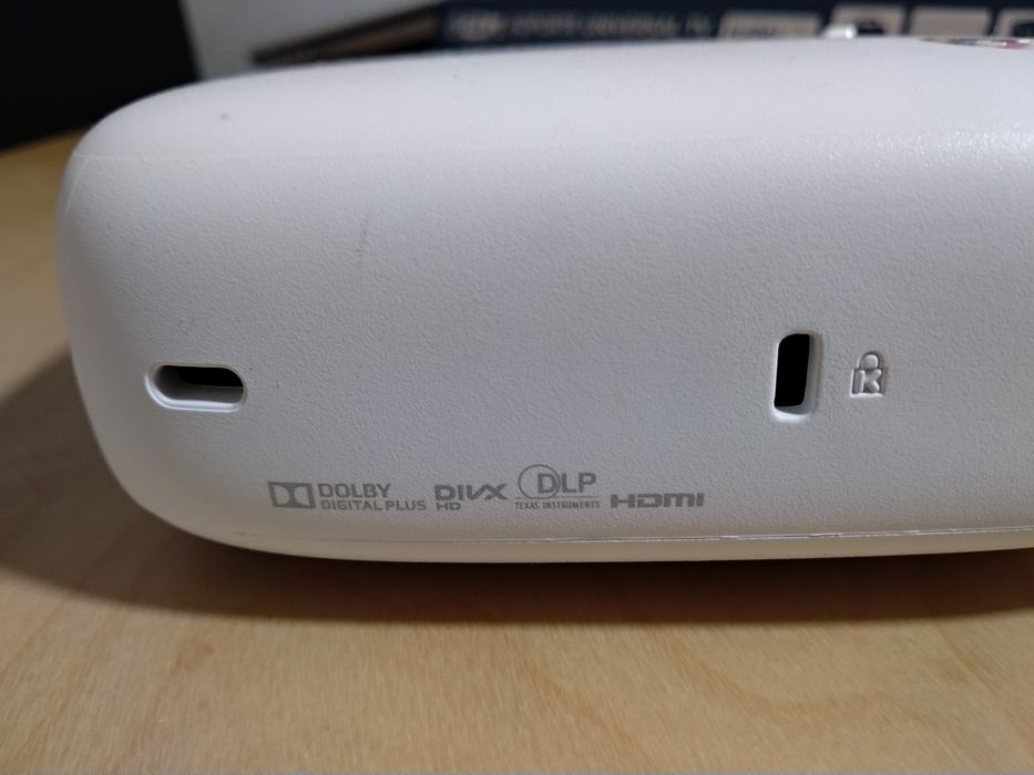 Vendo Projetor LG profissional.