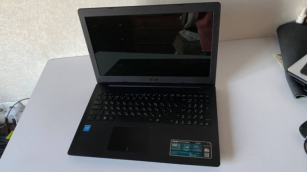 Ноутбук Asus для сёрфинга в интернете или для он лайн обучения