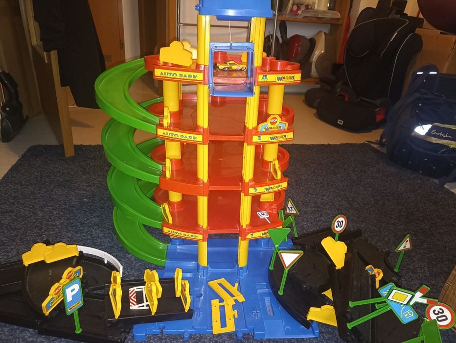 Продам авто паркінг