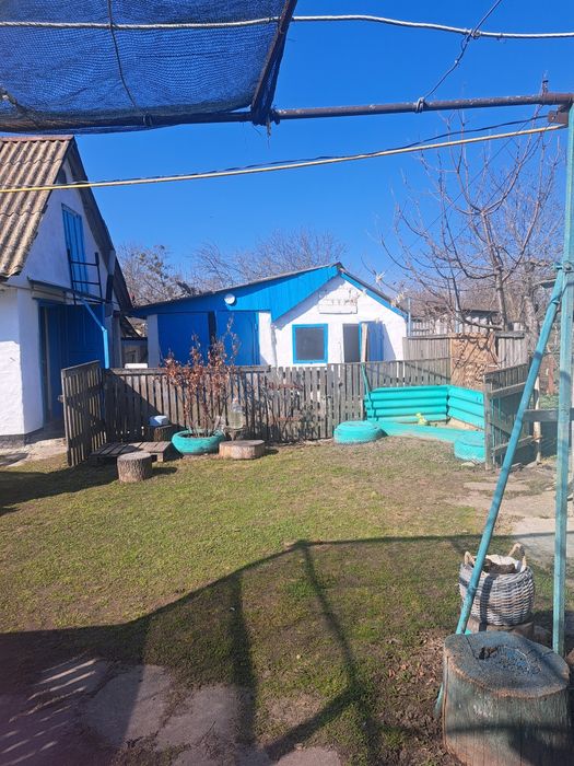 Продаж житлового будинку  та земельної ділянки