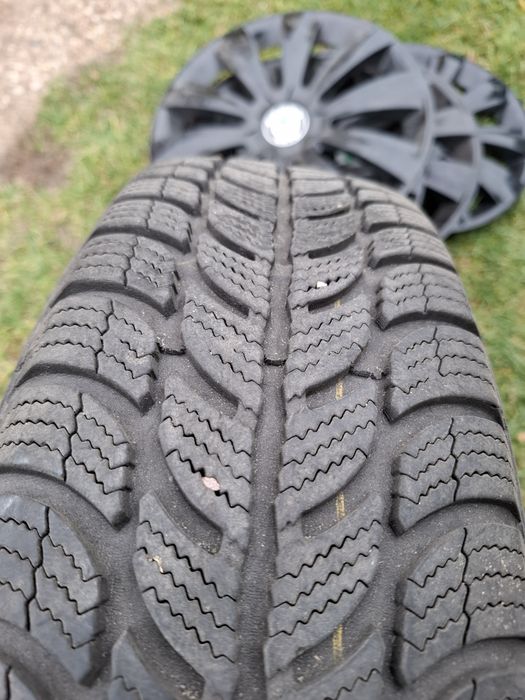 Felgi stalowe 14" 4x100 z oponami zimowymi