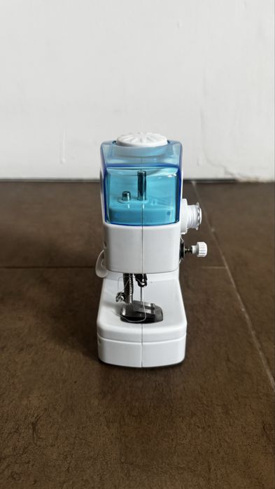 Mini máquina de costura