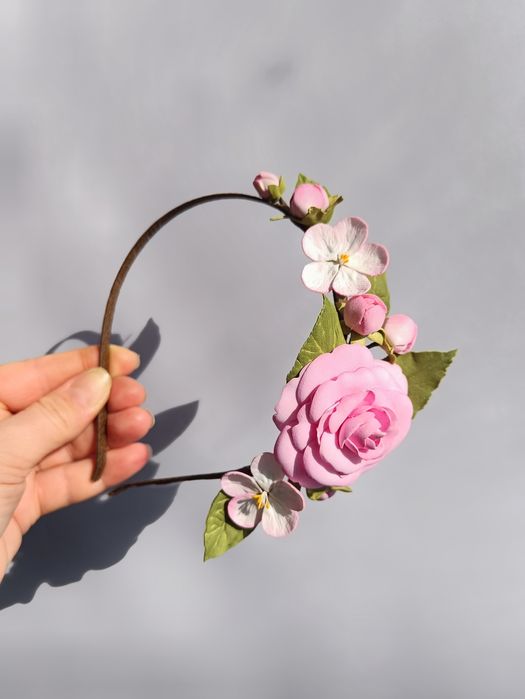 Обруч з квітами на свято весни,фотосесію.Обруч весна.