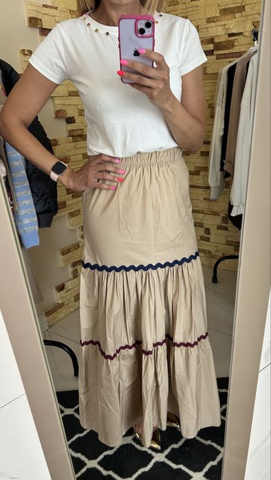 Spódnica z ozdobną kolorową  taśmą