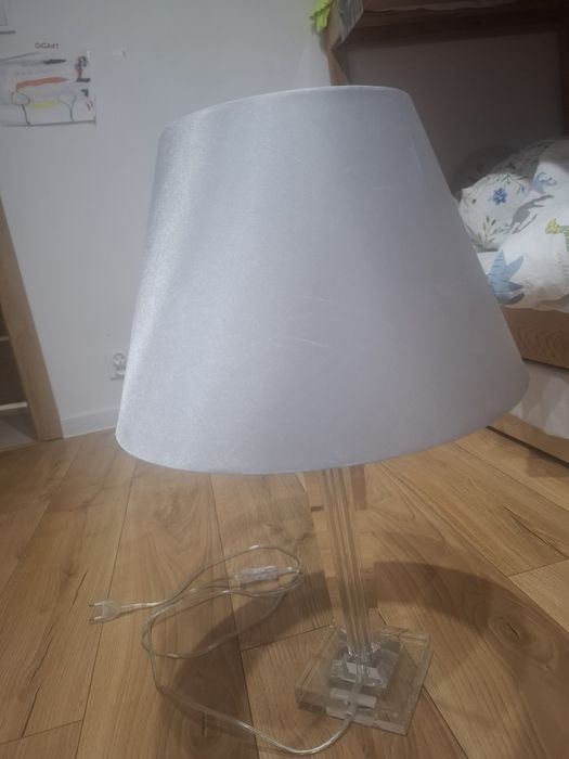 Lampa stołowa z abażurem