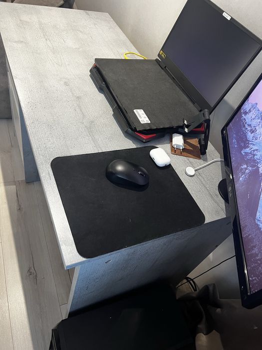 Стіл письмовий / компʼютерний jysk (юск) BILLUND 54х120 бетон/білий