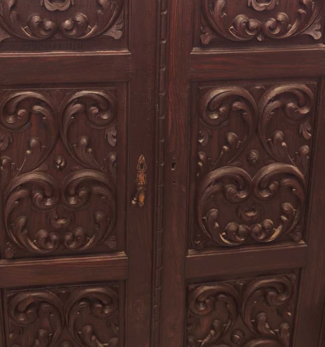 Armário rústico antigo