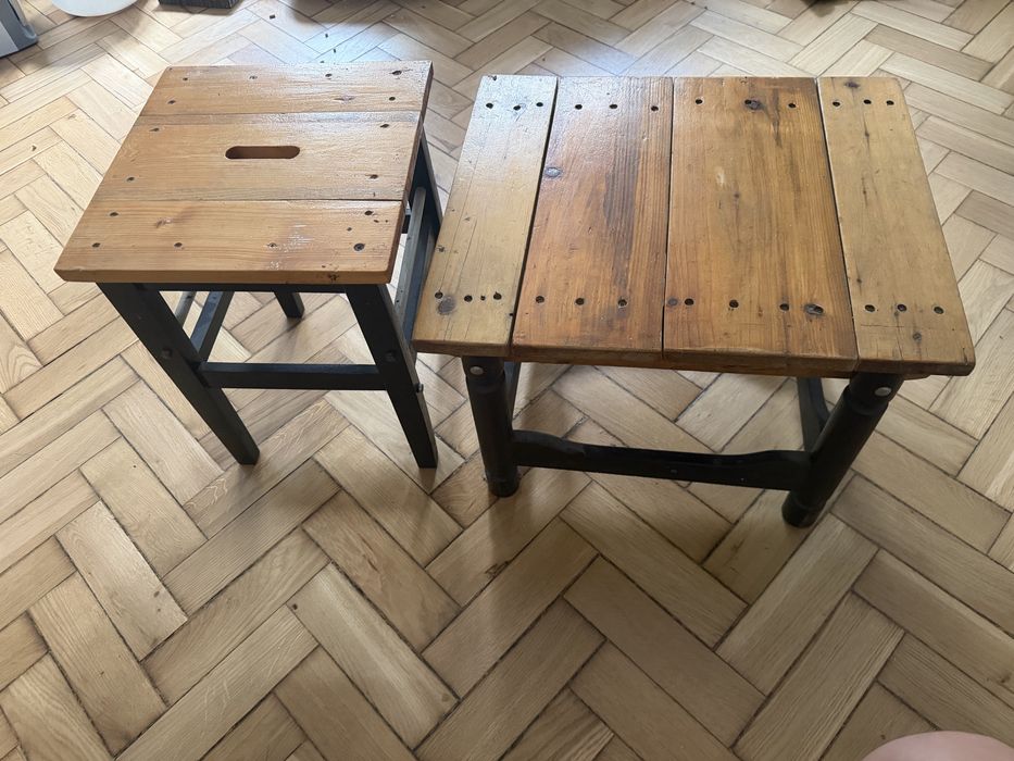 Zestaw stol stolik i taboret drewniane