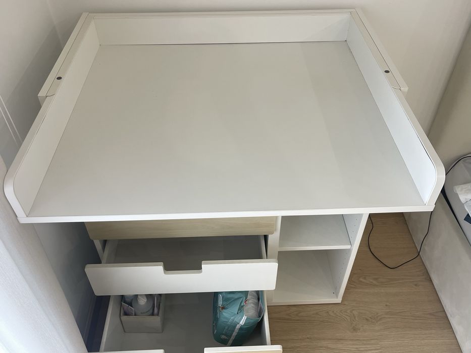 Muda fraldas/secretaria IKEA