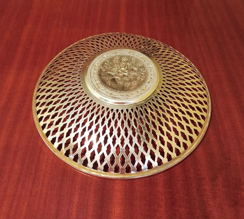 Ажурное блюдо из металла. Посуда УССР, СССР