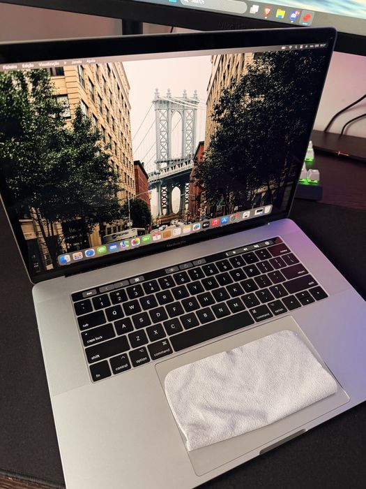 Macbook Pro 15 2017 (Touchbar)