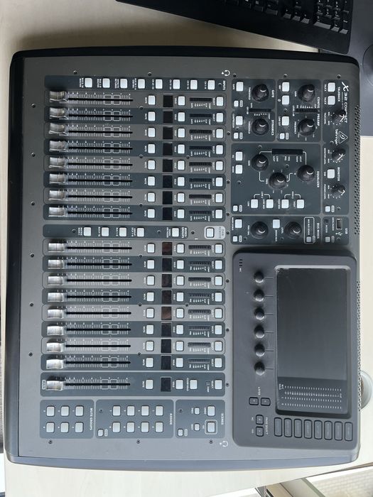 Mikser Behringer X32 Compact