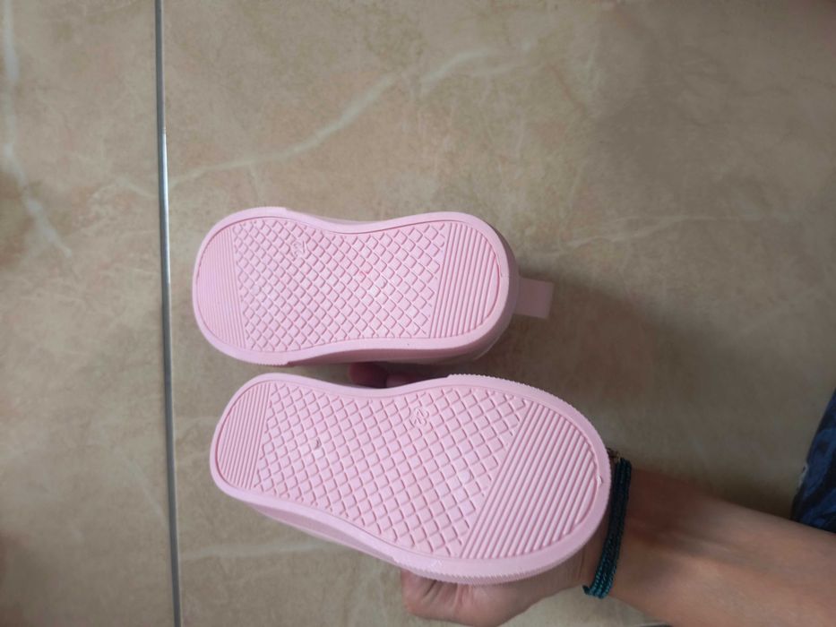 Trampki dziewczęce rozmiar 22