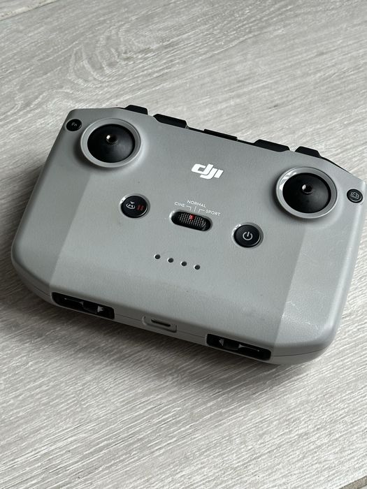 Sprzedam oryginalny pilot DJI RC-N1 (model RC231).