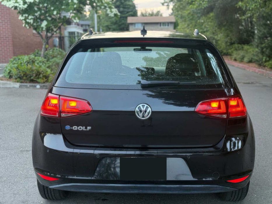 Volkswagen e-Golf SEL Premium      2016