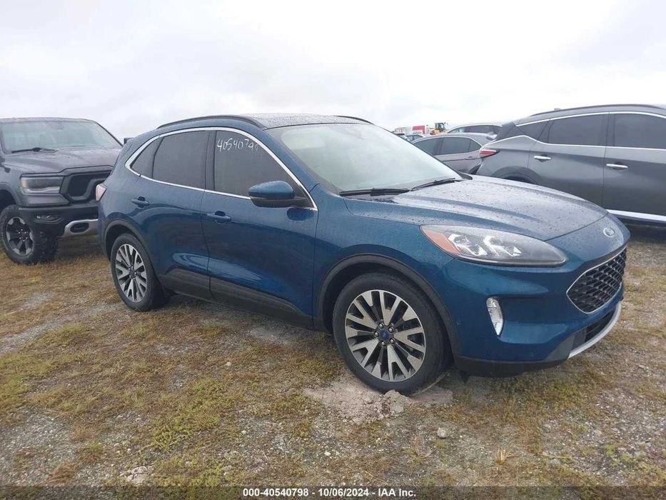 Ford Escape Hybrid Titanium 2020