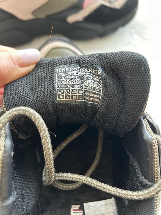 Кросівки Tommy Hilfiger р.37 (зимові)