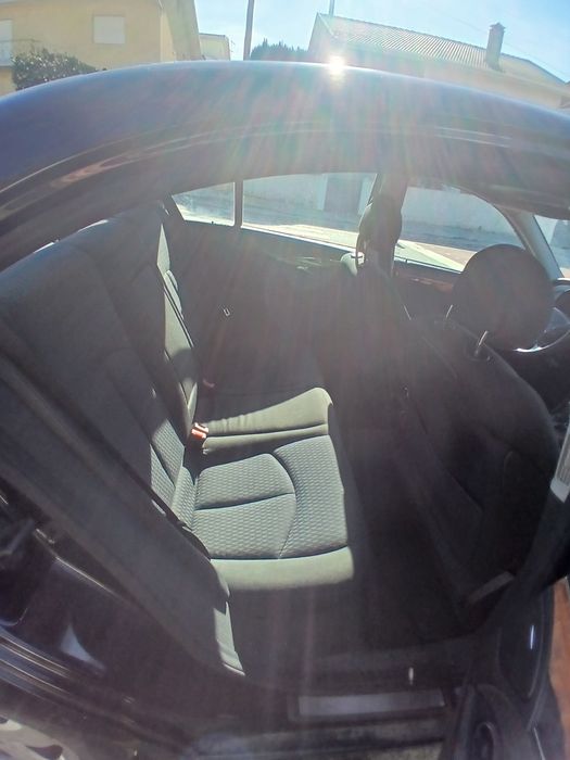 Mercedes à Elegance E 200
