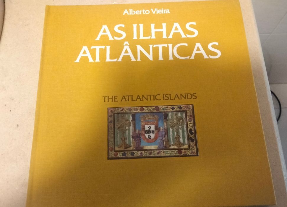 Livro de filatelia "As ilhas atlânticas "