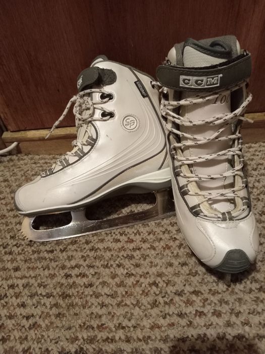 Ковзани фігурні жіночі та інші.