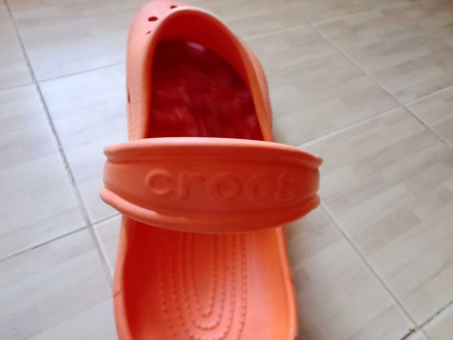 croc gigante para decoração