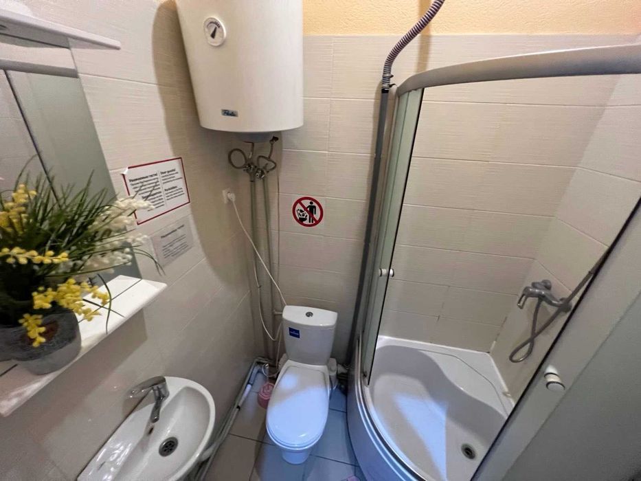 1к Центр Номер у готелі подобово метро Олімпійська Жилянська 48