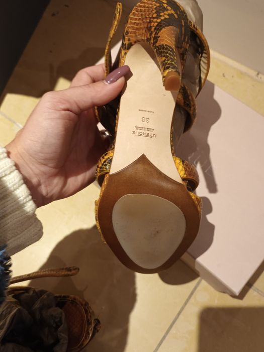 Sapatos / sandalias uterque novas
