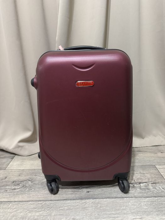 Валіза  супер GRAVITT