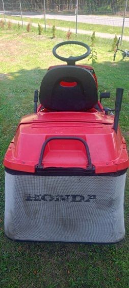 Traktorek ciagniczek honda 2113