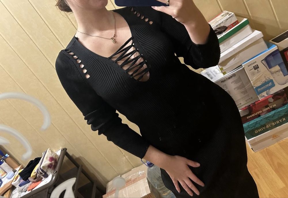 Платье в рубчик черное