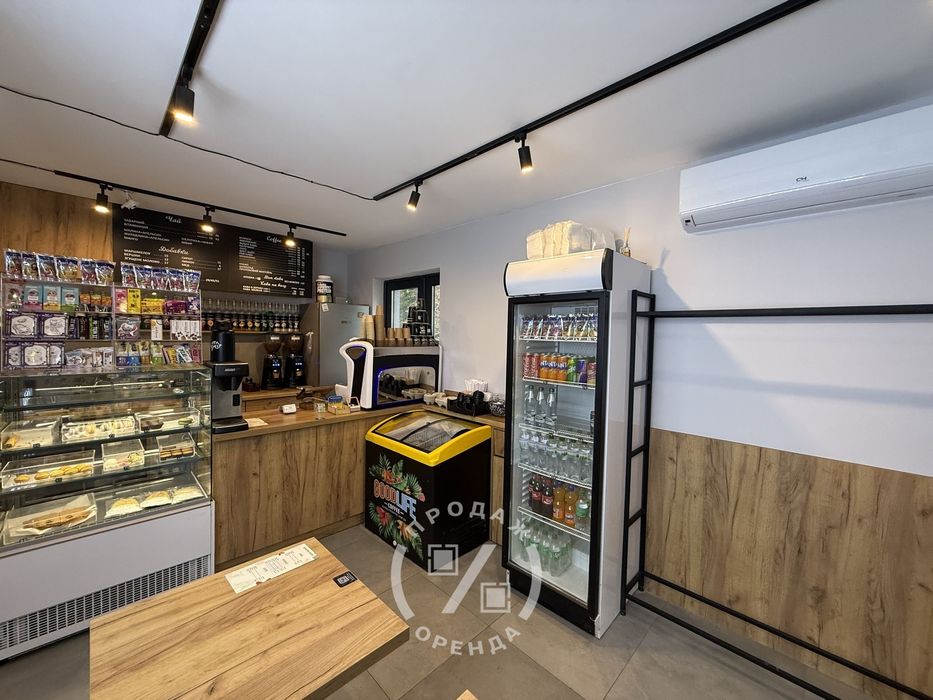 Фасад біля дверей АТБ! Діюча кав’ярня Goodlife, окупність менше 10 р.