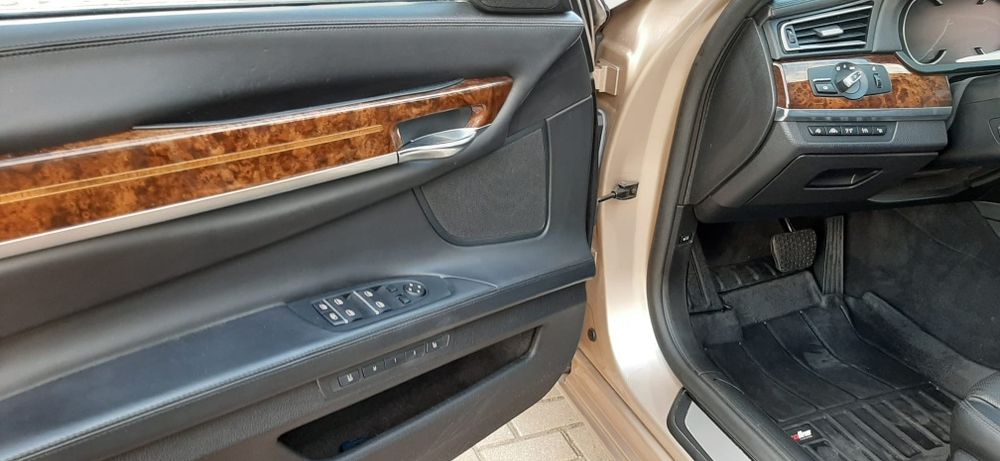 BMW 750D xDrive 2014r.