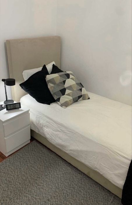 Cama individual com colchão MOLAFLEX