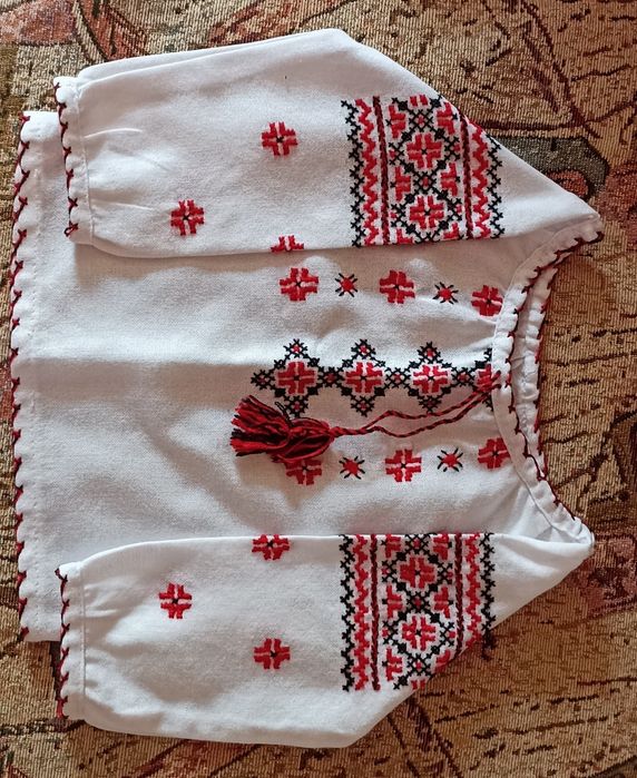 Вишиванка для дівчинки