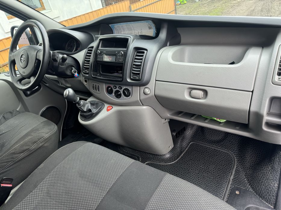 Опель віваро 2.0