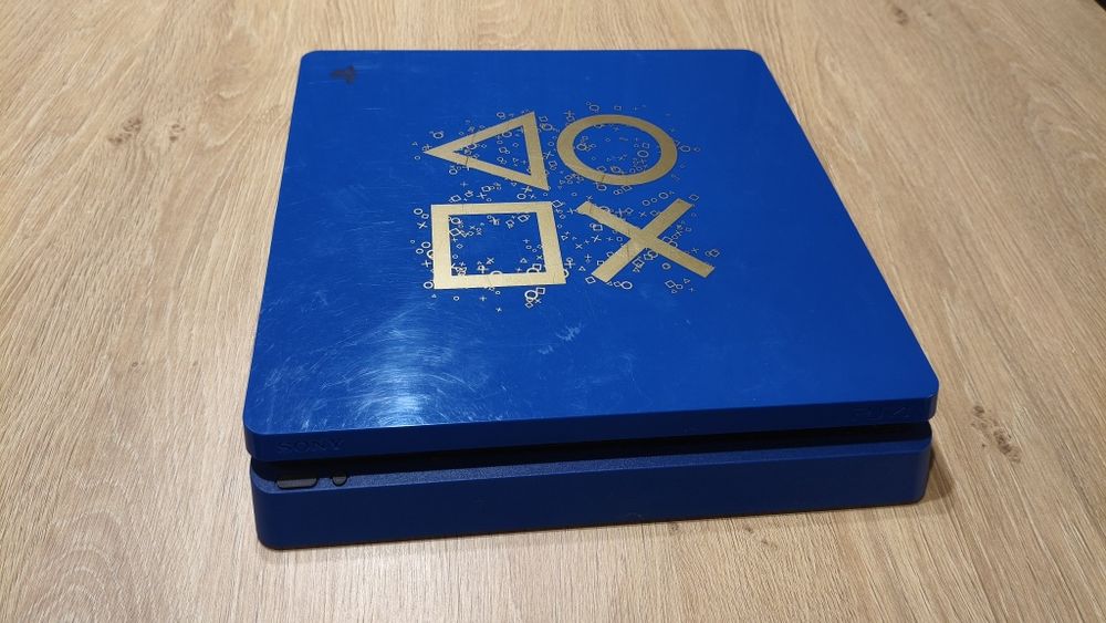 PlayStation 4 Slim 500GB - Days of Play Limited Edition