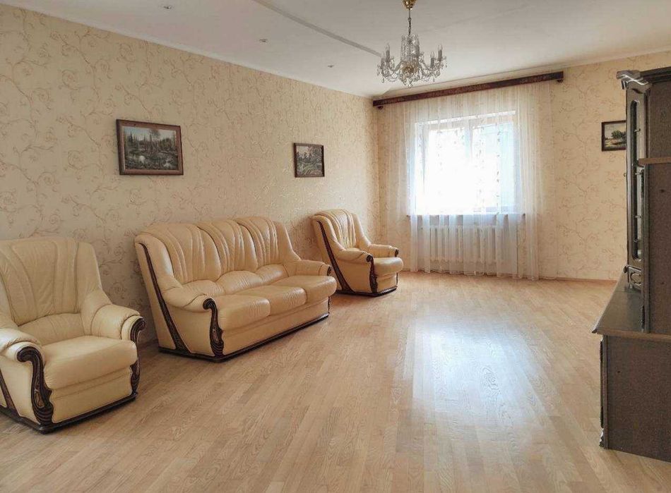 Продається 2-х поверховий будинок в с. Шмиглі