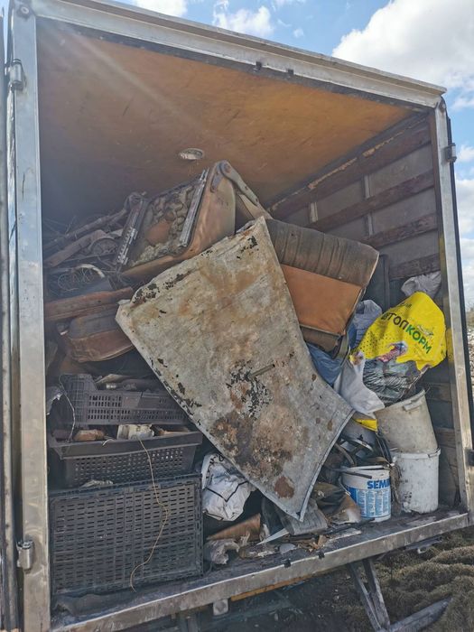 Вивіз сміття. Вивіз хламу. Вивіз строй мусора.