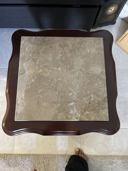 Vendo mesa , madeira , com pedra marmore
