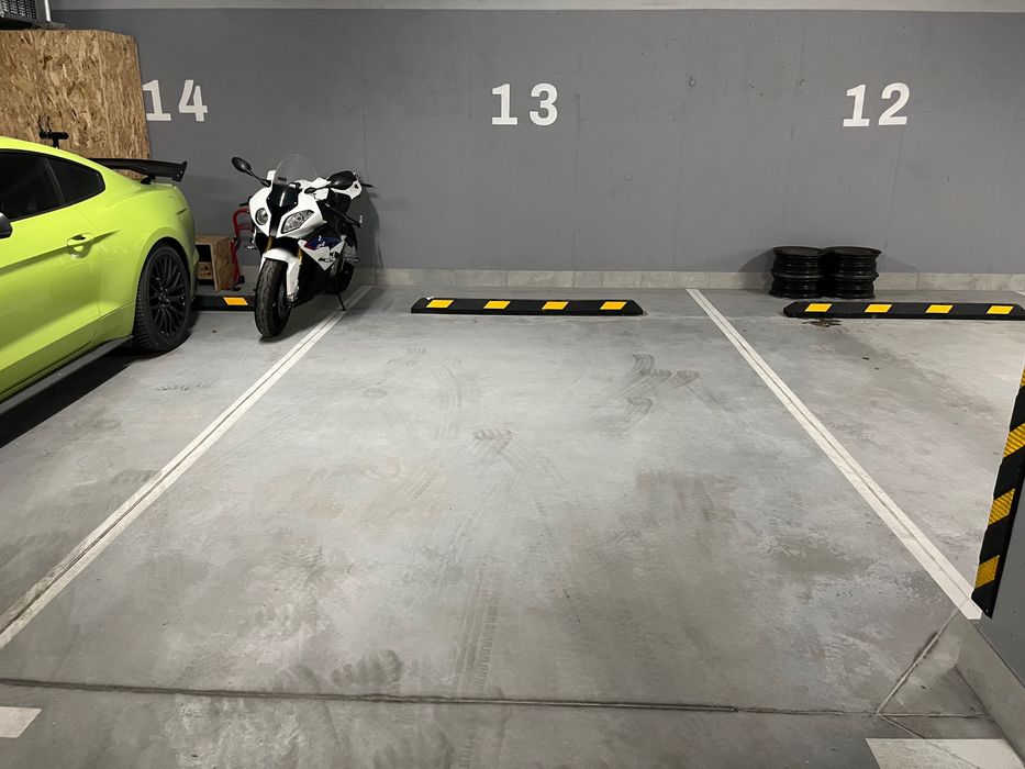 Miejsce postojowe w garażu podziemnym DYNOWSKA 1 - bezpośrednio.