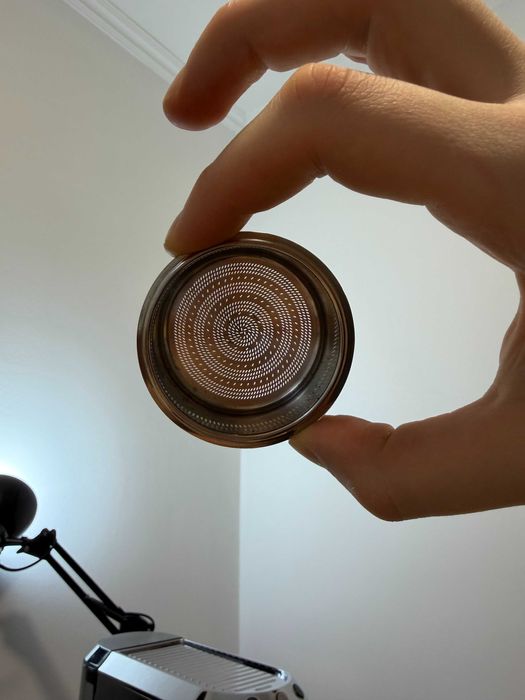 Кавоварка рожкова DELONGHI Dedica EC685.M